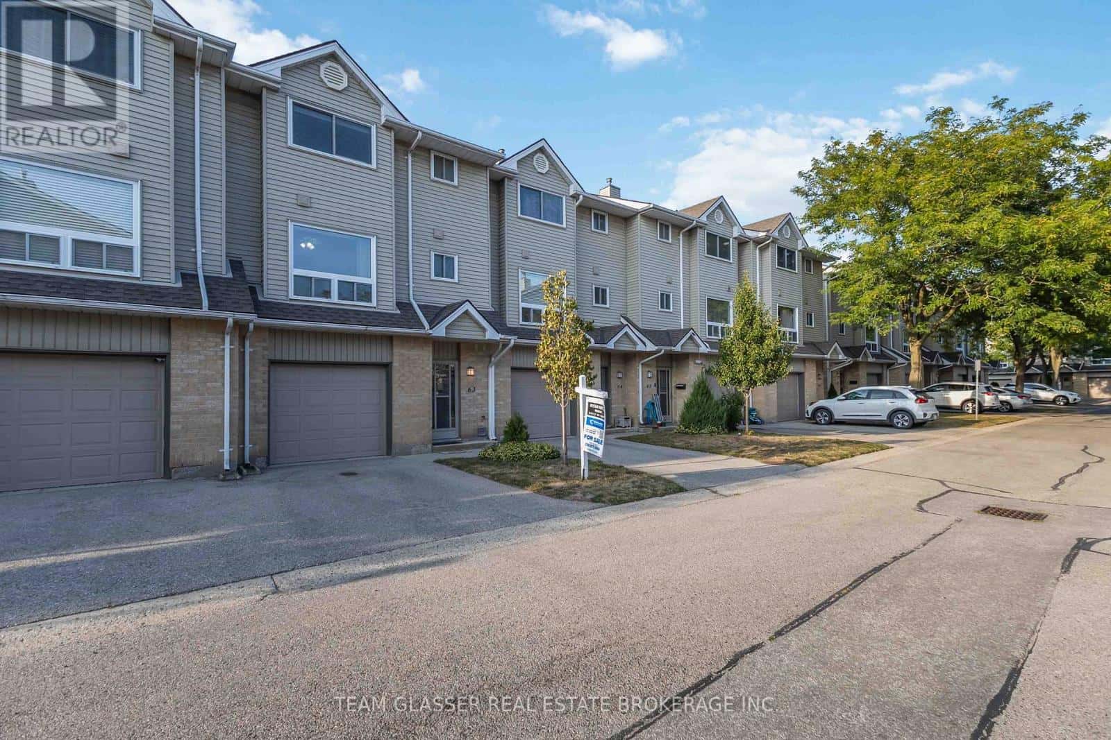 63 - 1990 WAVELL STREET — London East (East I) - Photo 2 of 30