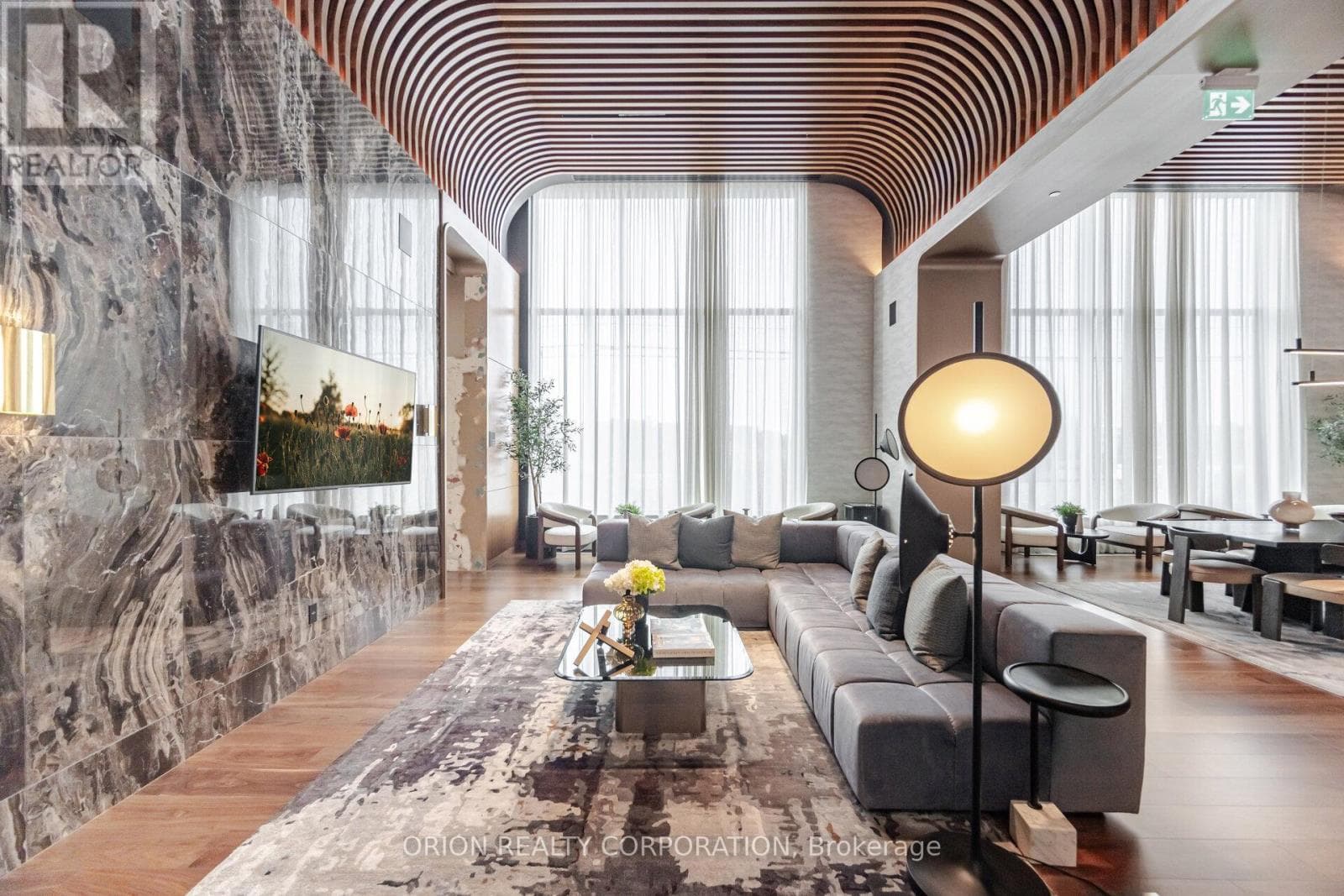 407 - 3240 WILLIAM COLTSON AVENUE — Oakville (OA Rural Oakville), Ontario - Main photo