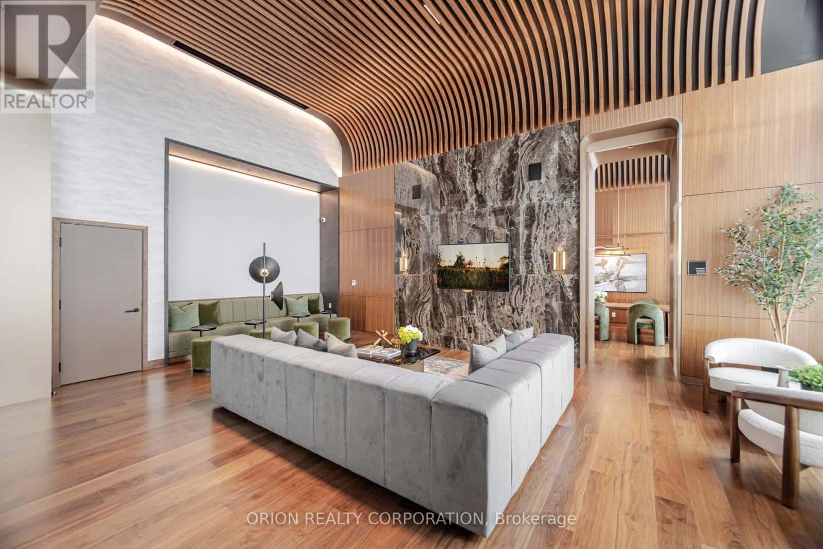 407 - 3240 WILLIAM COLTSON AVENUE — Oakville (OA Rural Oakville), Ontario - Photo 3 of 25