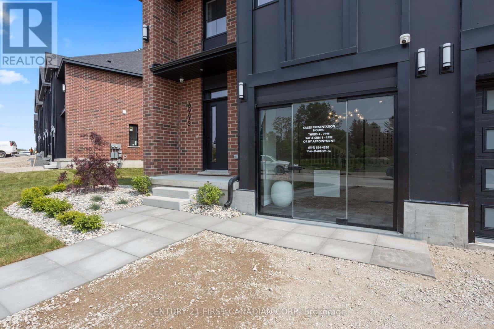 6973 HEATHWOODS AVENUE — London South (South V) - Photo 3 of 46