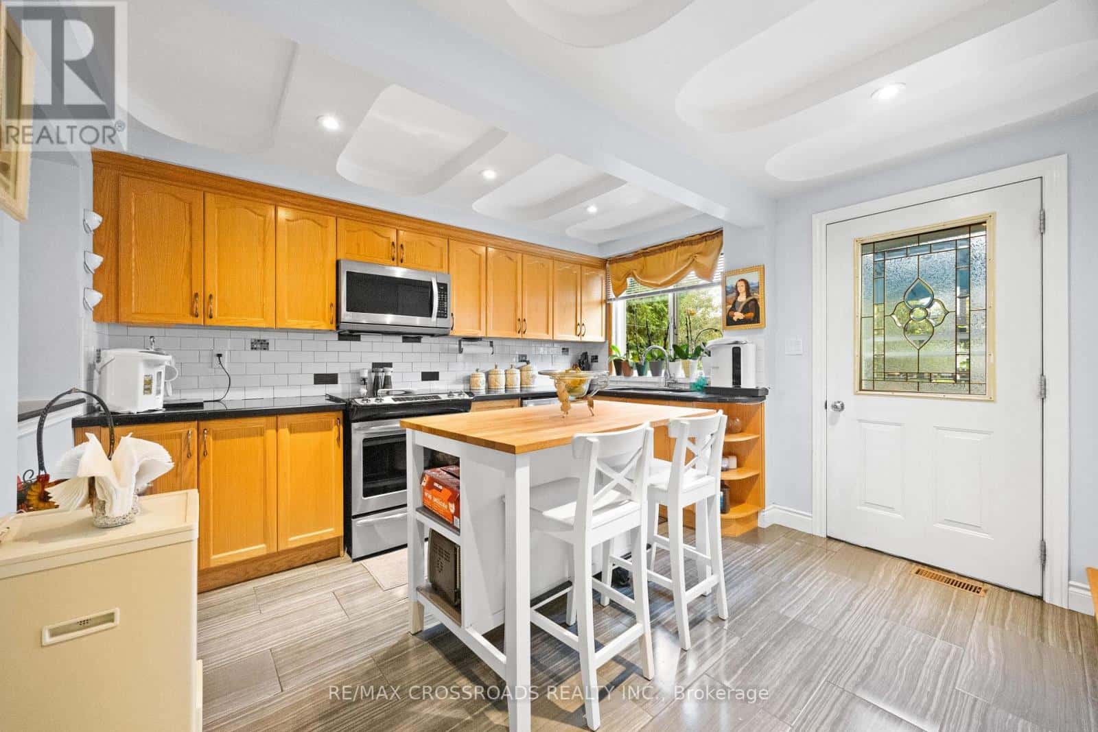 13 HOMEVIEW AVENUE — Toronto (Rockcliffe-Smythe) - Photo 3 of 43