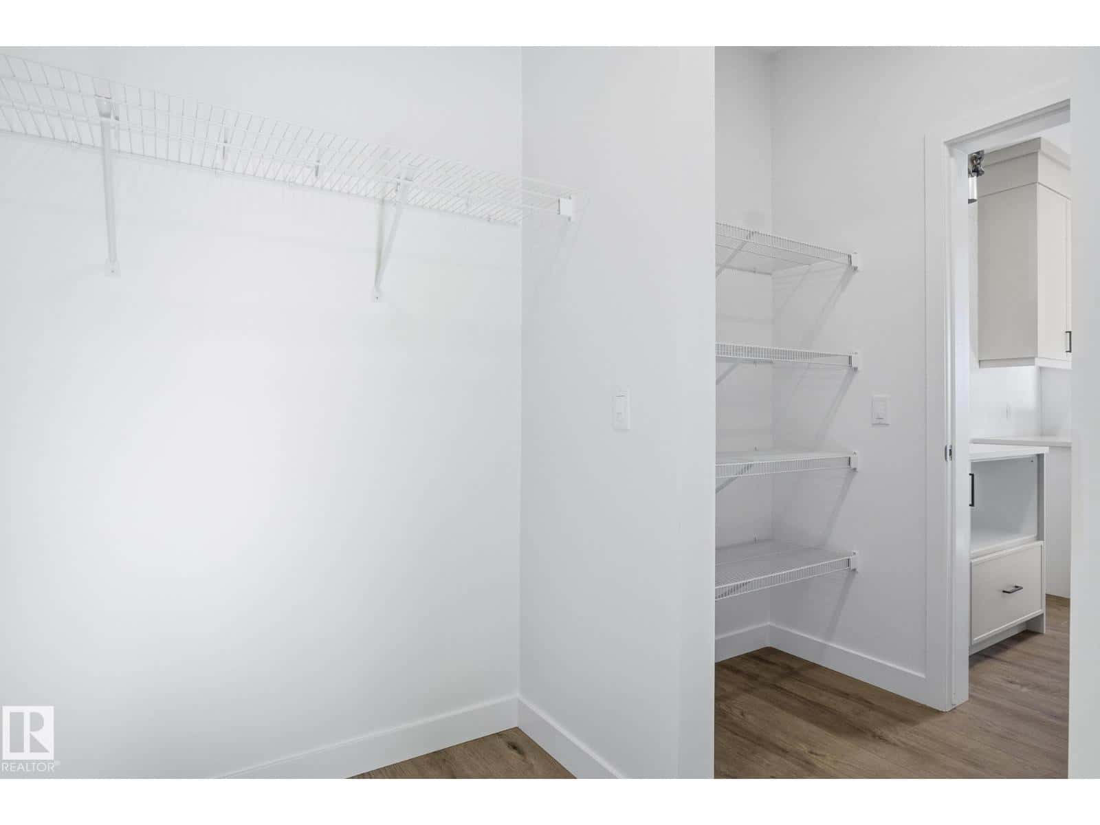 311 PATERSON LI SW — Edmonton, Alberta - Photo 3 of 18