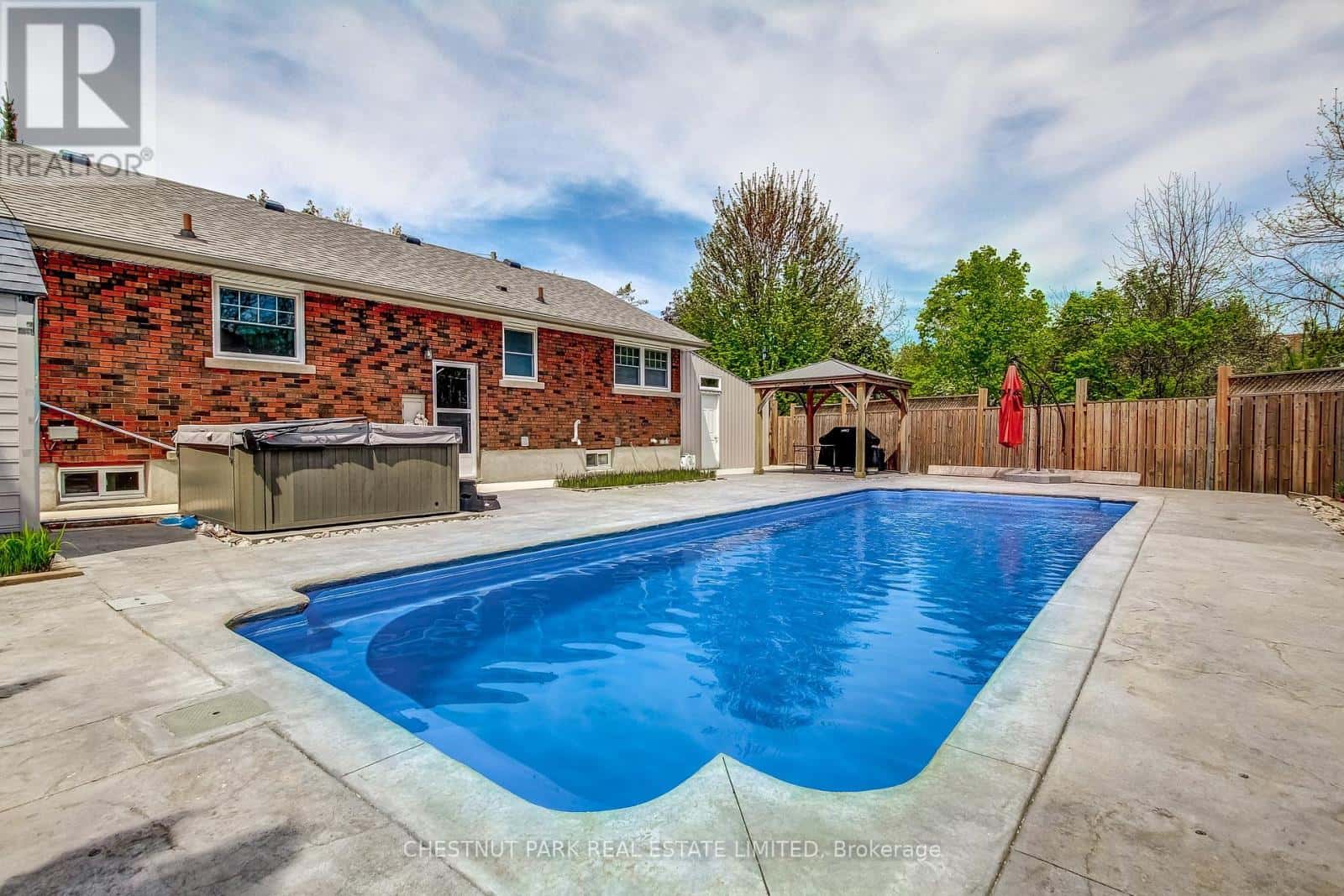 30 MCKENZIE STREET — St. Catharines (Bunting/Linwell) - Photo 3 of 31