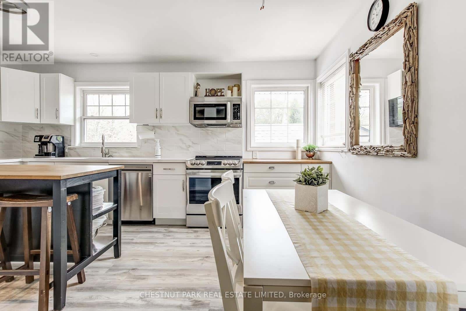 30 MCKENZIE STREET — St. Catharines (Bunting/Linwell) - Photo 4 of 31