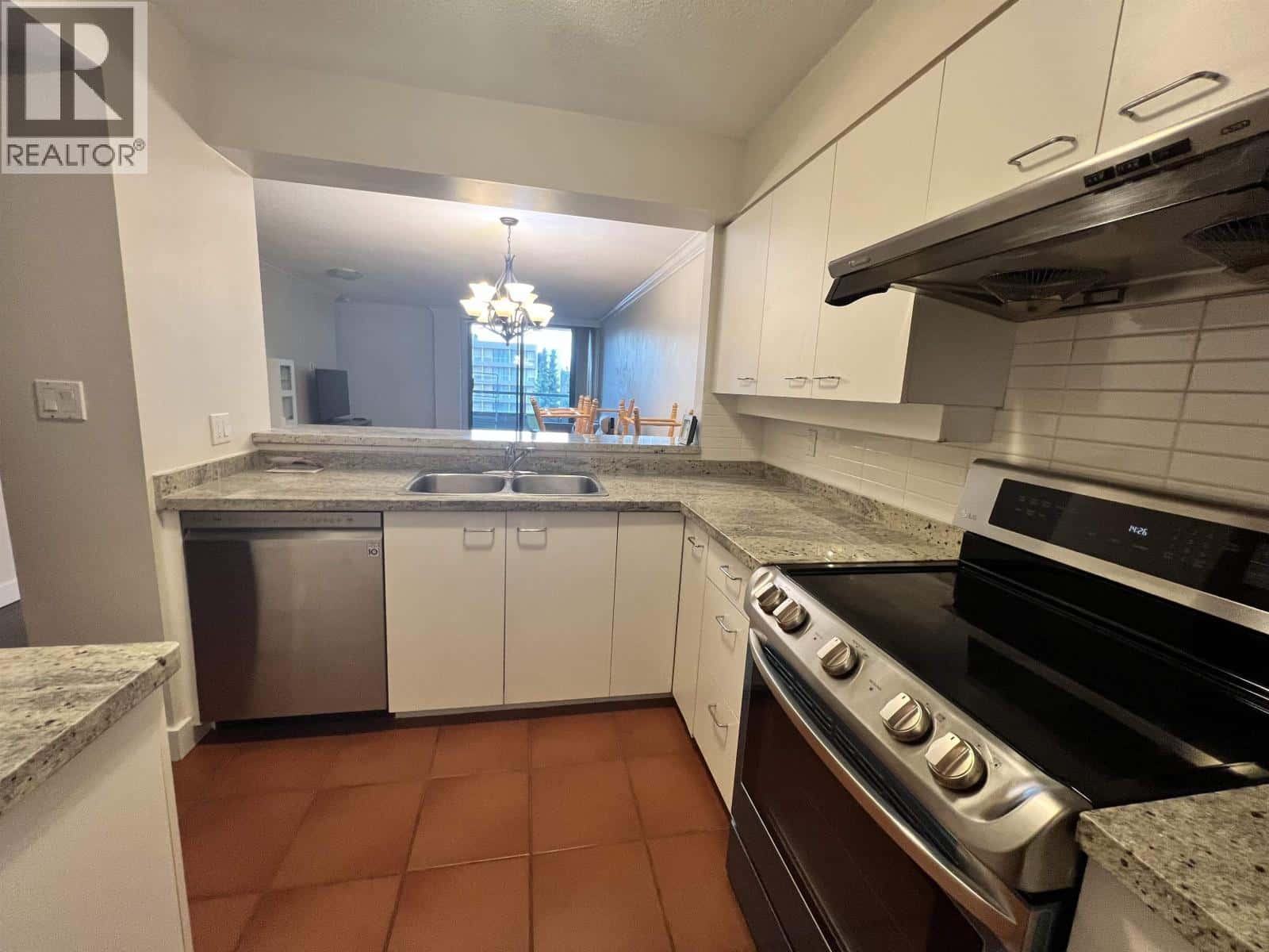 801 7380 ELMBRIDGE WAY — Richmond - Photo 4 of 8