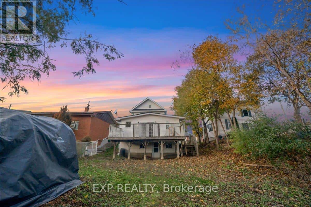 611 ROMAINE STREET N — Peterborough (Otonabee Ward 1), Ontario - Photo 5 of 25