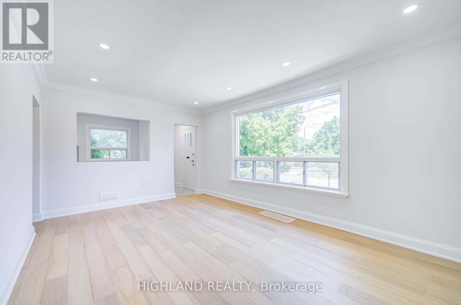 38 ESMOND CRESCENT — Toronto (Elms-Old Rexdale) - Photo 5 of 27