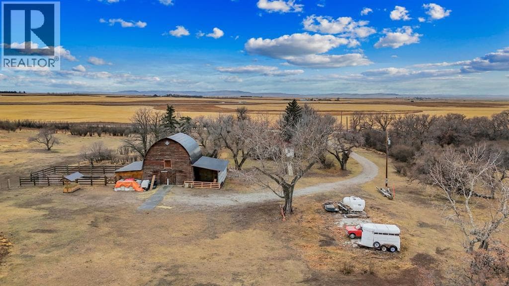 153009 RR 274 — Rural Willow Creek No. 26, M.D. of - Main photo