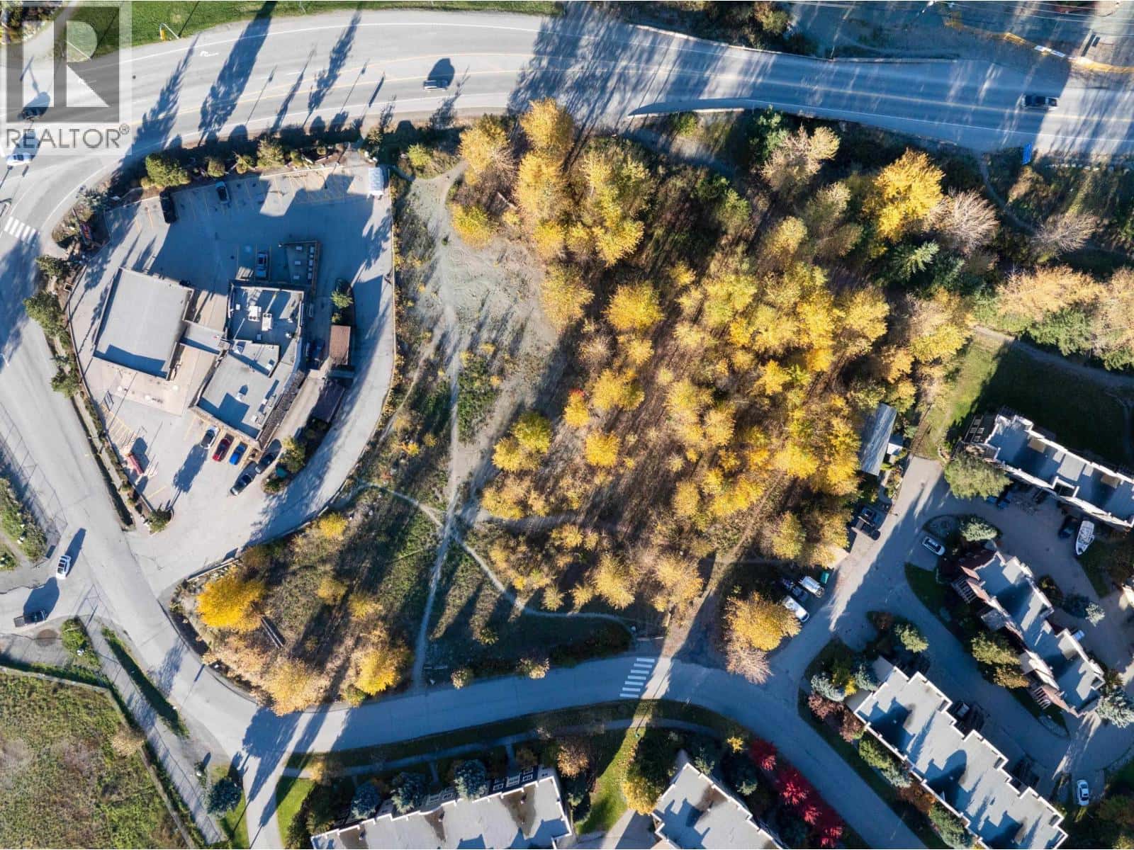 1443 VINE ROAD — Pemberton - Photo 2 of 10