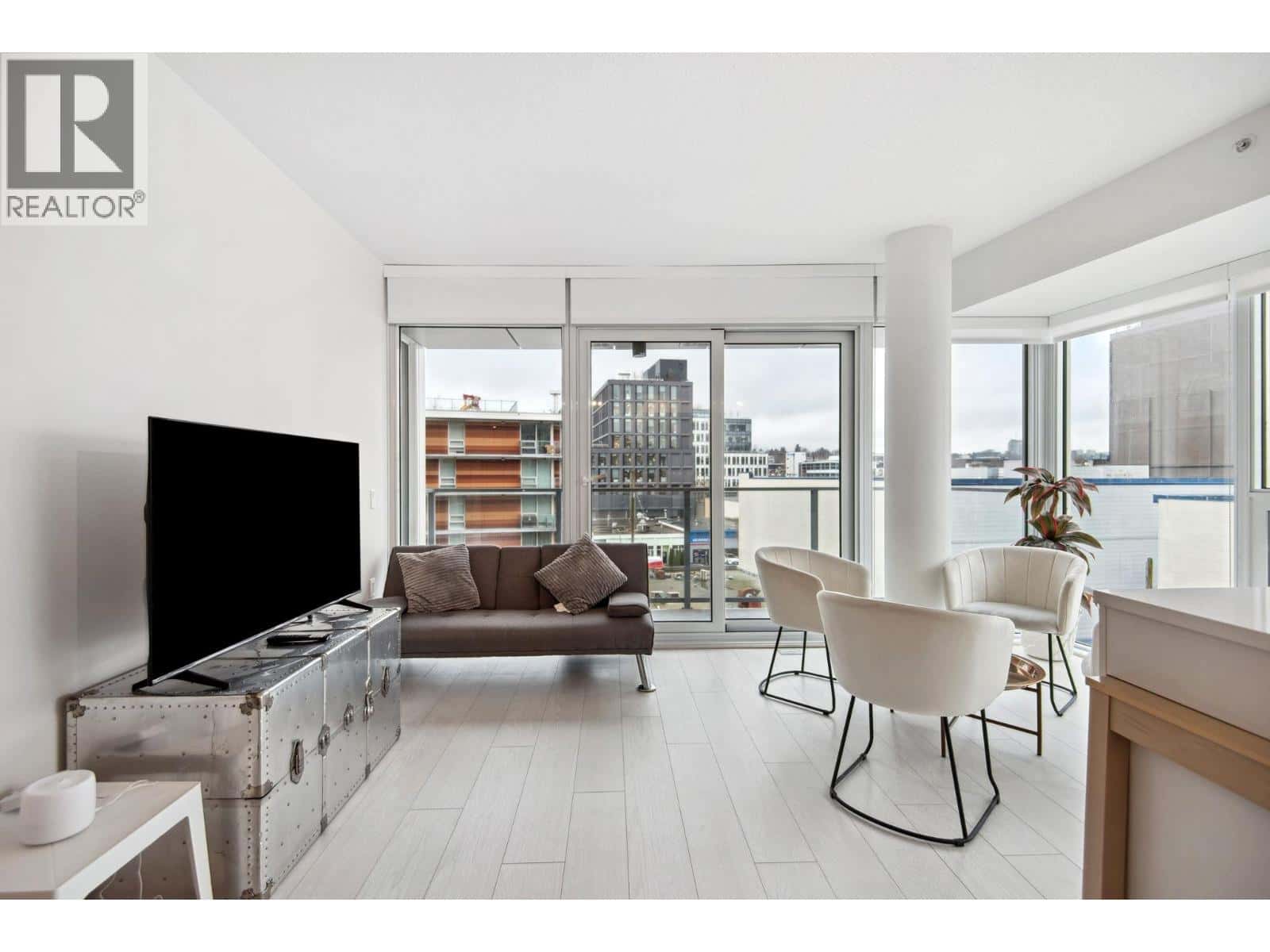 602 180 E 2ND AVENUE — Vancouver - Photo 3 of 37