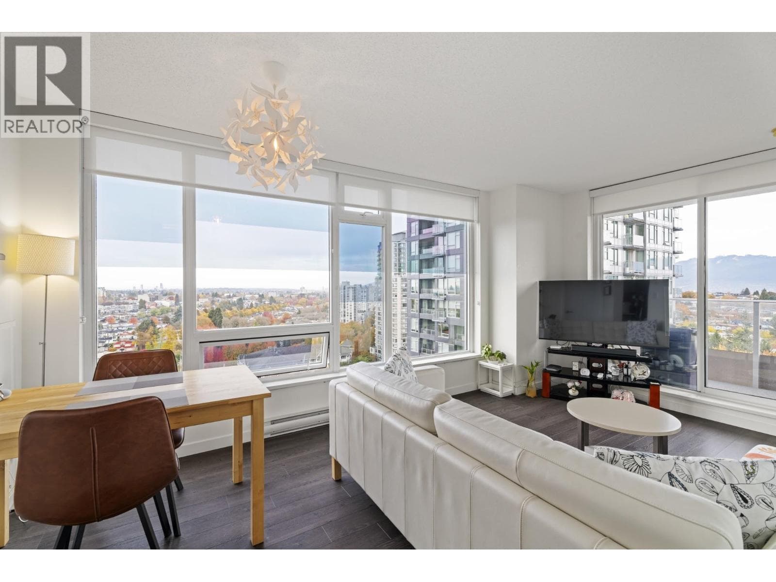 1602 5515 BOUNDARY ROAD — Vancouver - Main photo