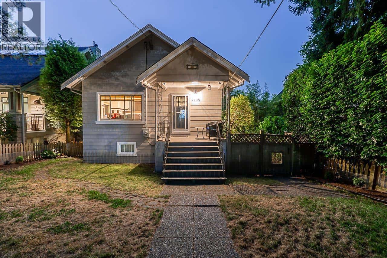 1408 EDINBURGH STREET — New Westminster - Photo 2 of 34