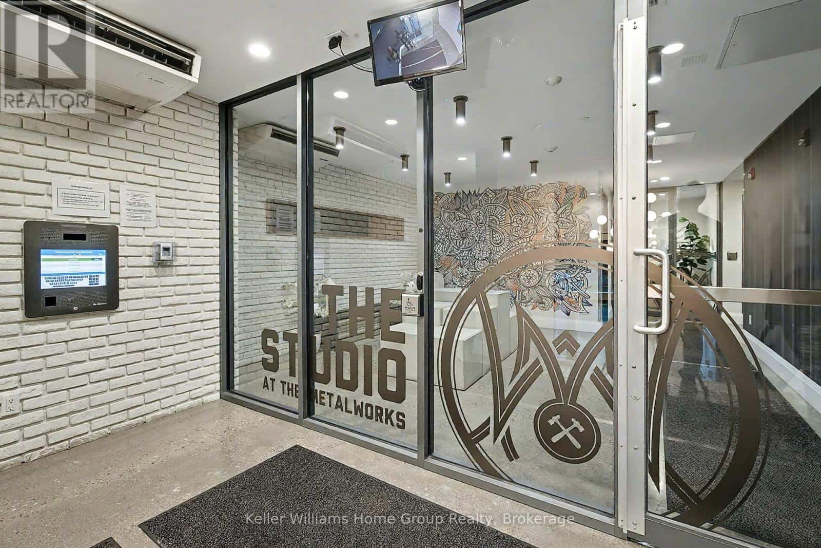 205 - 63 ARTHUR STREET S — Guelph (St. Patrick's Ward) - Photo 3 of 35