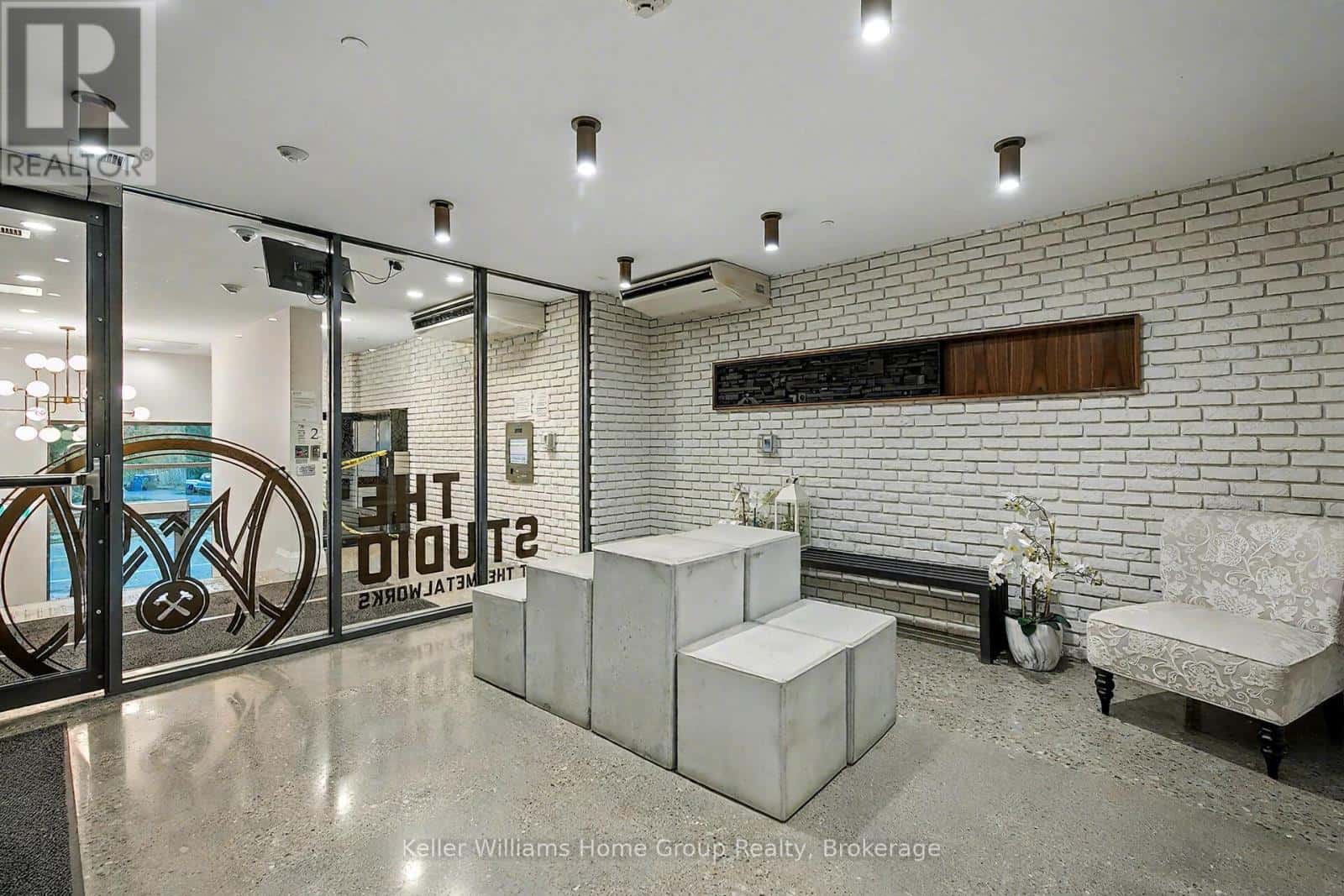 205 - 63 ARTHUR STREET S — Guelph (St. Patrick's Ward) - Photo 5 of 35