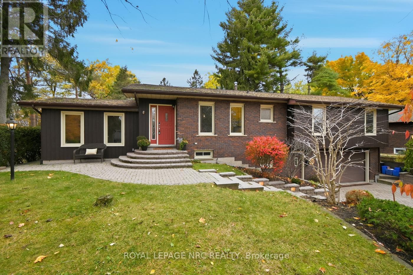 4 CEDAR STREET — Port Colborne (Sugarloaf) - Main photo