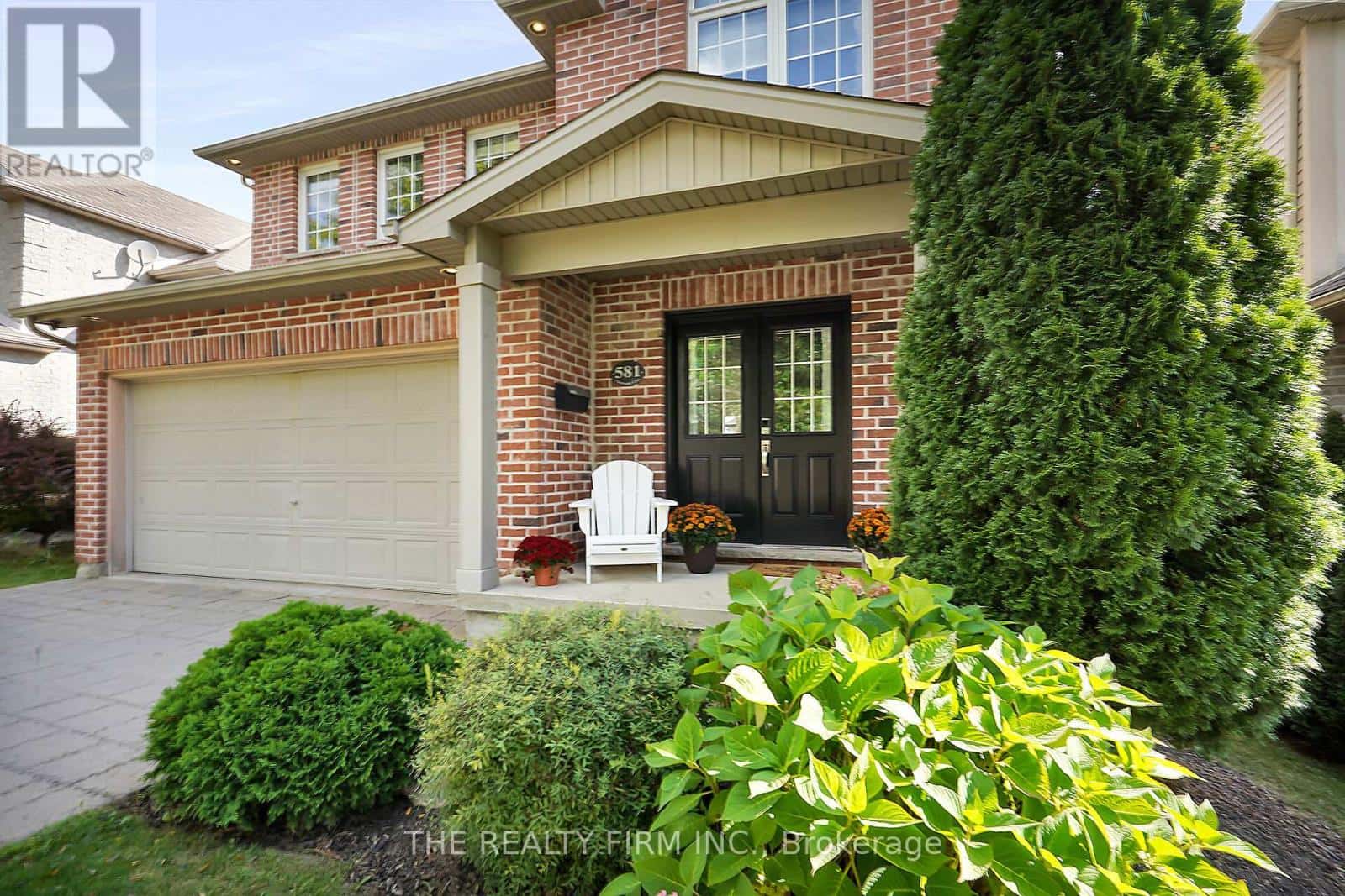 581 CLEARWATER CRESCENT — London North (North B) - Photo 4 of 43