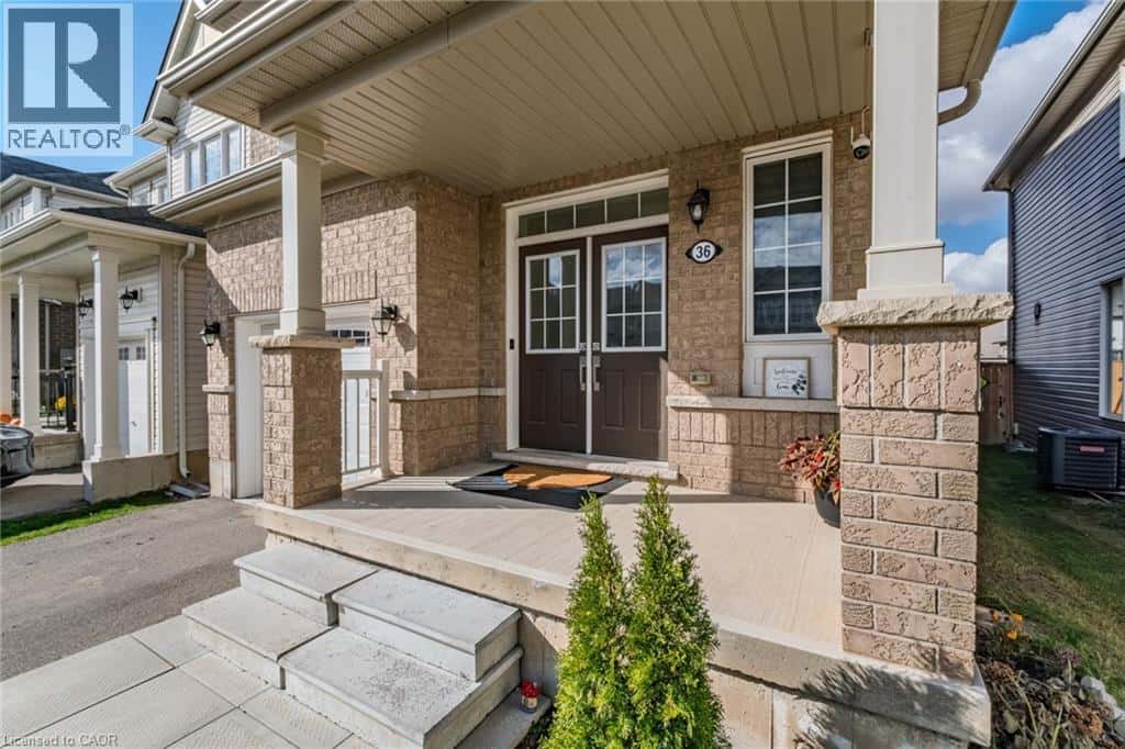 36 MUNRO CIRCLE — Brantford, Ontario - Photo 4 of 42