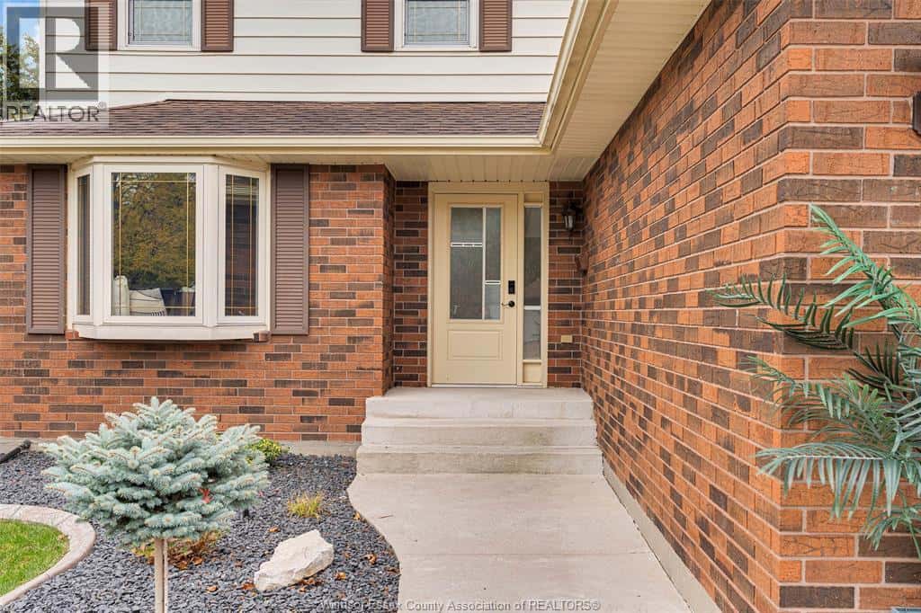 673 Gauthier — Tecumseh - Photo 4 of 45