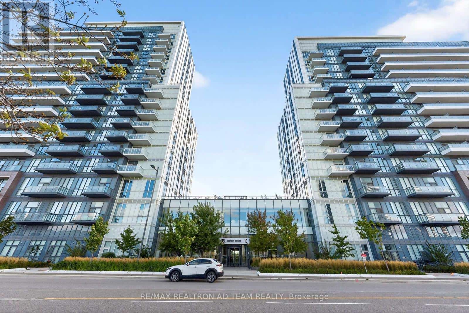 717 - 10 HONEYCRISP CRESCENT — Vaughan (Vaughan Corporate Centre) - Photo 2 of 32