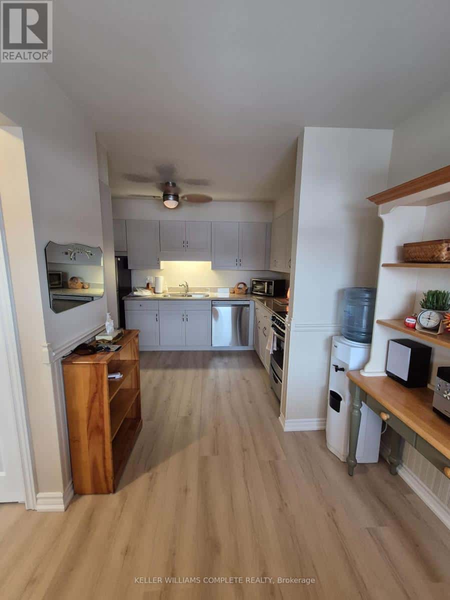 4 - 226 VANSICKLE ROAD — St. Catharines (Rykert/Vansickle) - Photo 5 of 19