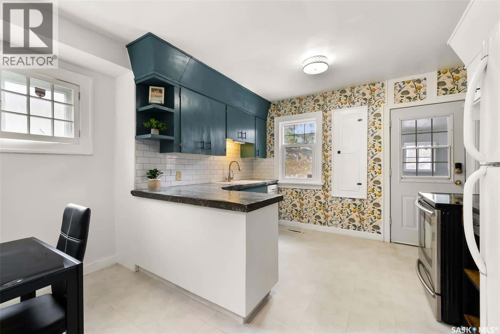 2314 Elphinstone STREET — Regina - Photo 5 of 27