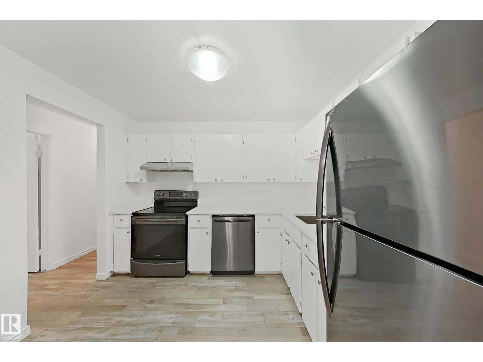 #309 1624 48 ST NW — Edmonton - Photo 4 of 29