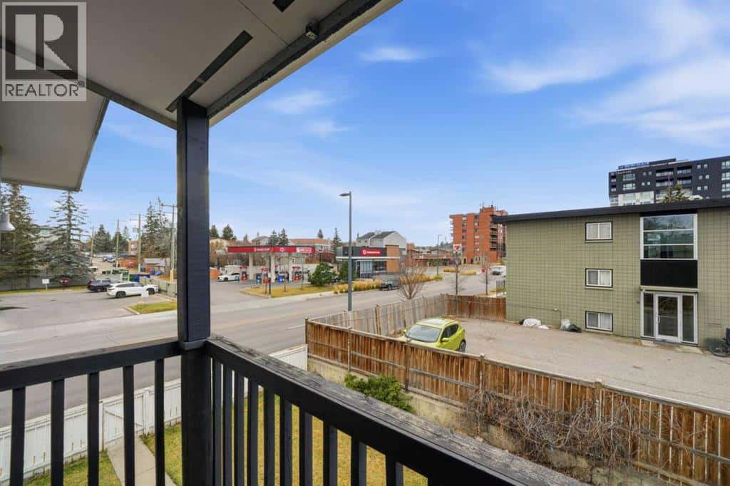 3, 2804 17 Avenue SW — Calgary - Photo 3 of 28