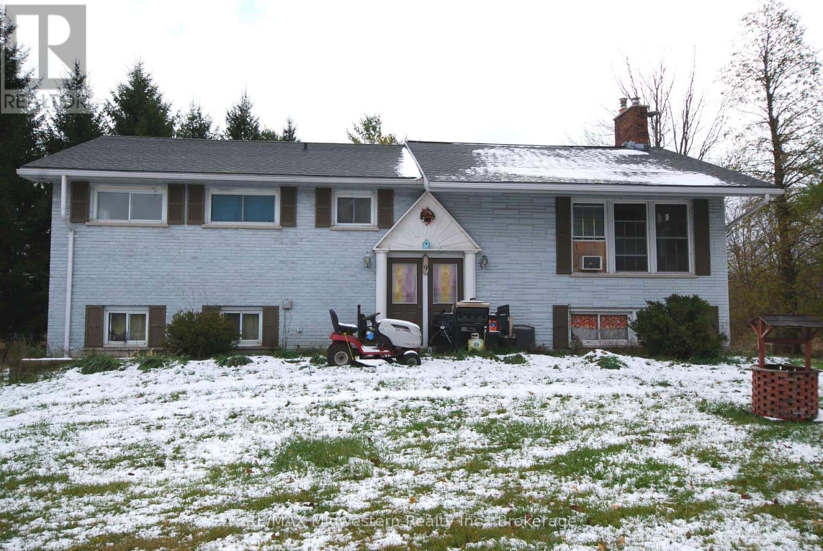 79 ELORA STREET N — Minto - Photo 2 of 12