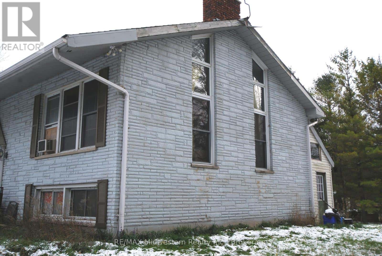 79 ELORA STREET N — Minto - Photo 3 of 12