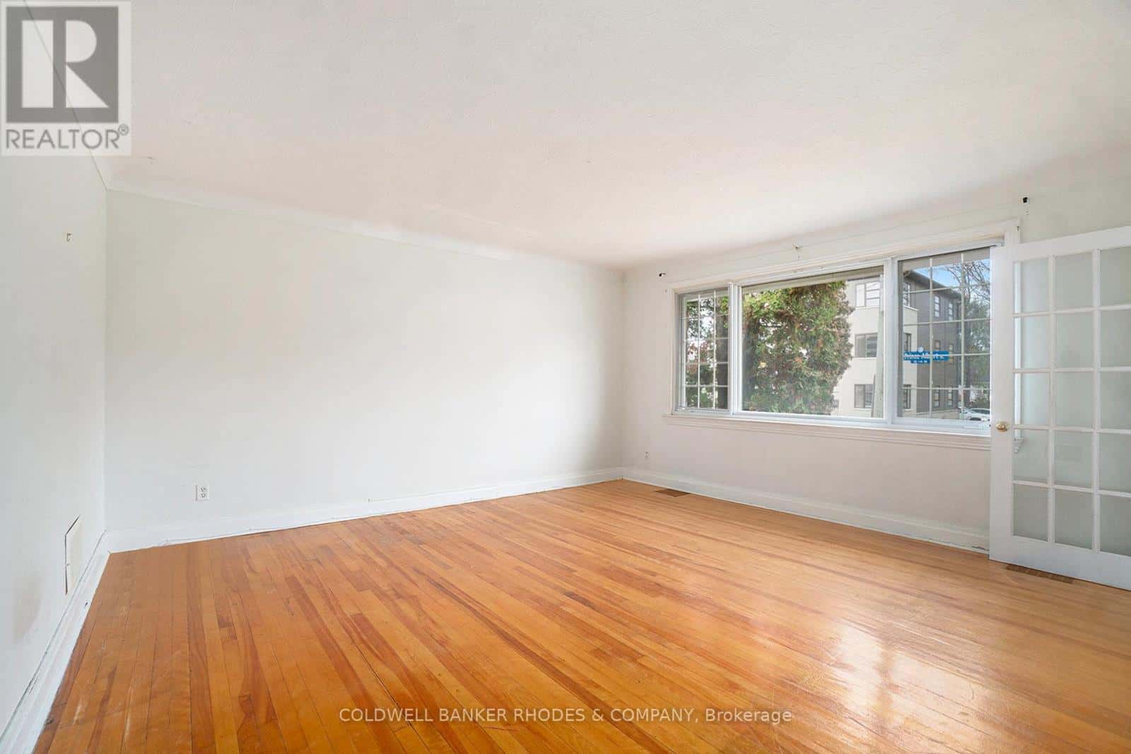 100 PRINCE ALBERT STREET — Ottawa - Photo 3 of 32