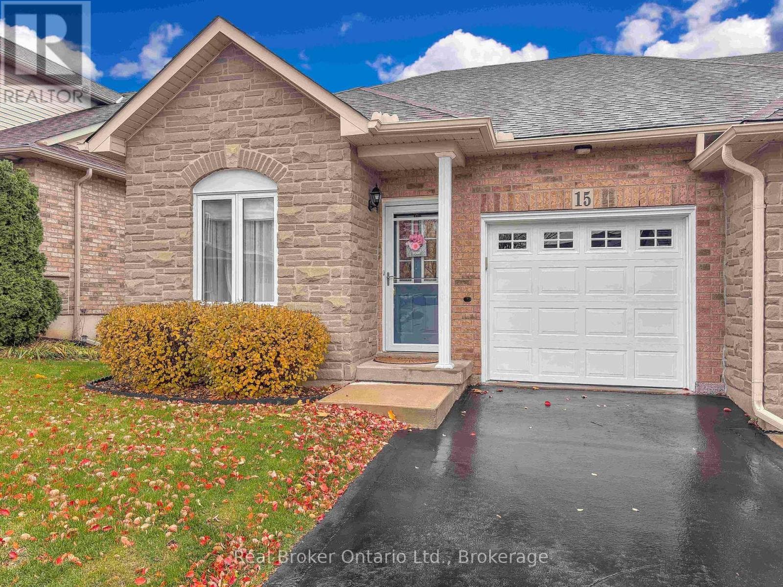 15 - 566 SOUTHRIDGE DRIVE — Hamilton (Mountview) - Main photo