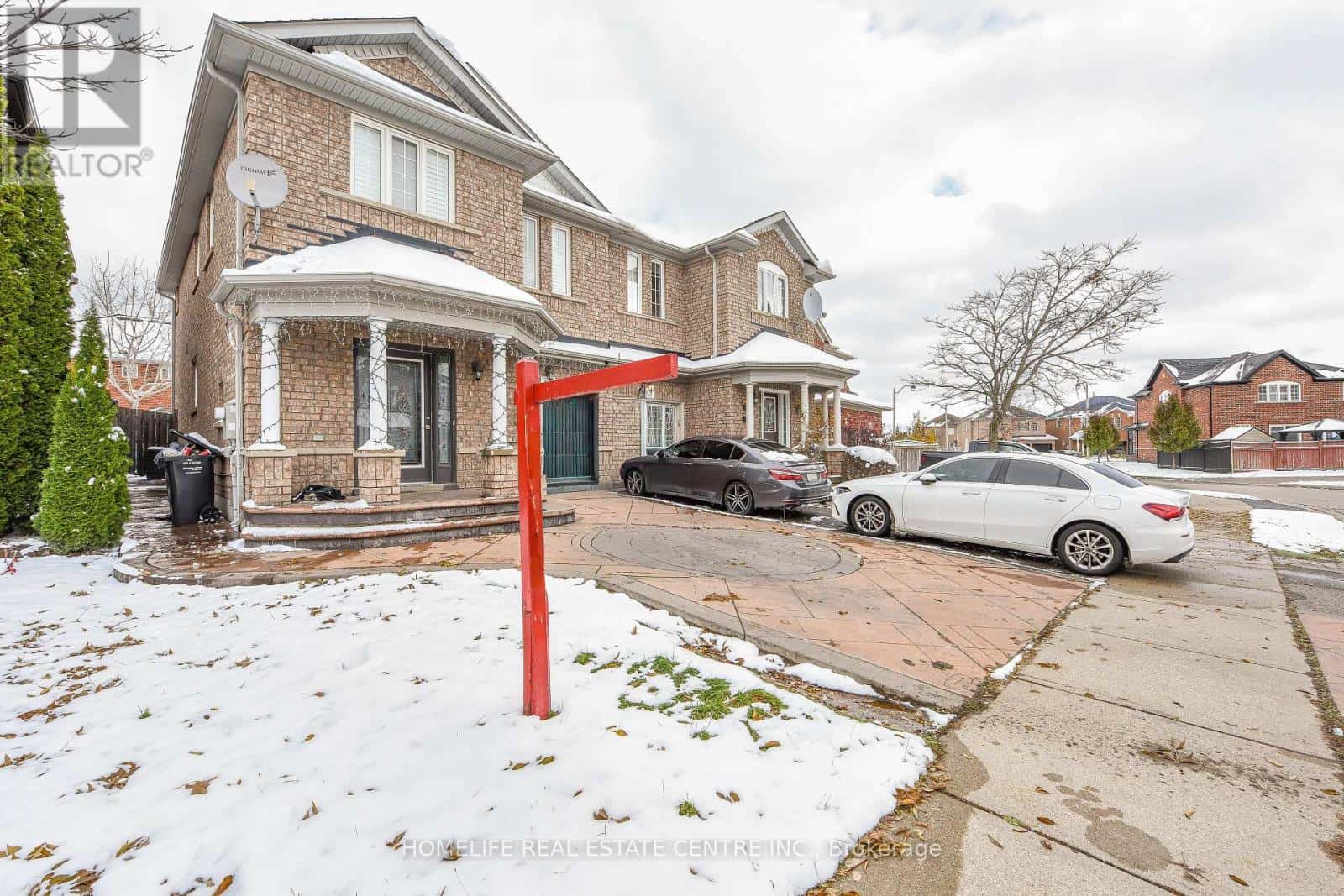 60 FERNCASTLE CRESCENT — Brampton (Fletcher's Meadow) - Photo 2 of 37