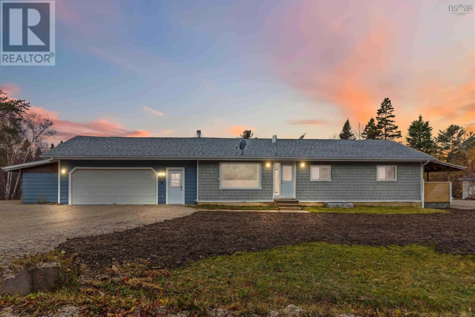 27 Countway Road — Chester Basin - Photo 2 of 20