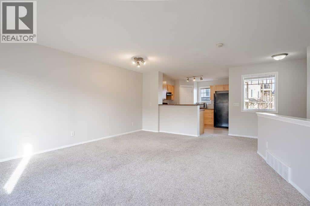 122 Panamount Drive NW — Calgary - Photo 5 of 36