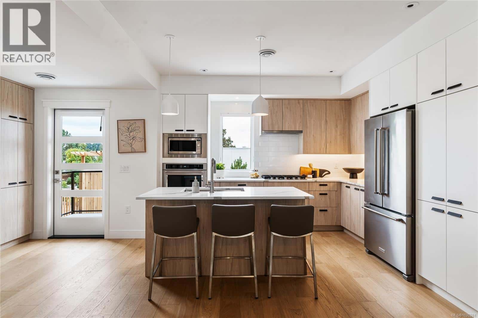 32 4253 Dieppe Rd — Saanich - Photo 5 of 43