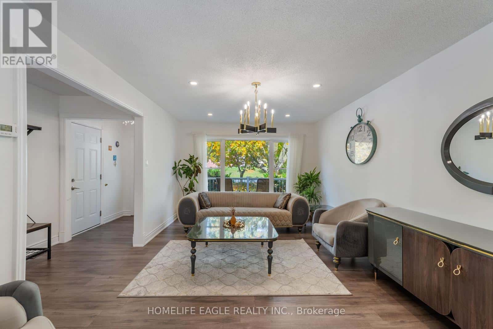 17 BECKETT AVENUE — East Gwillimbury (Holland Landing) - Photo 2 of 19