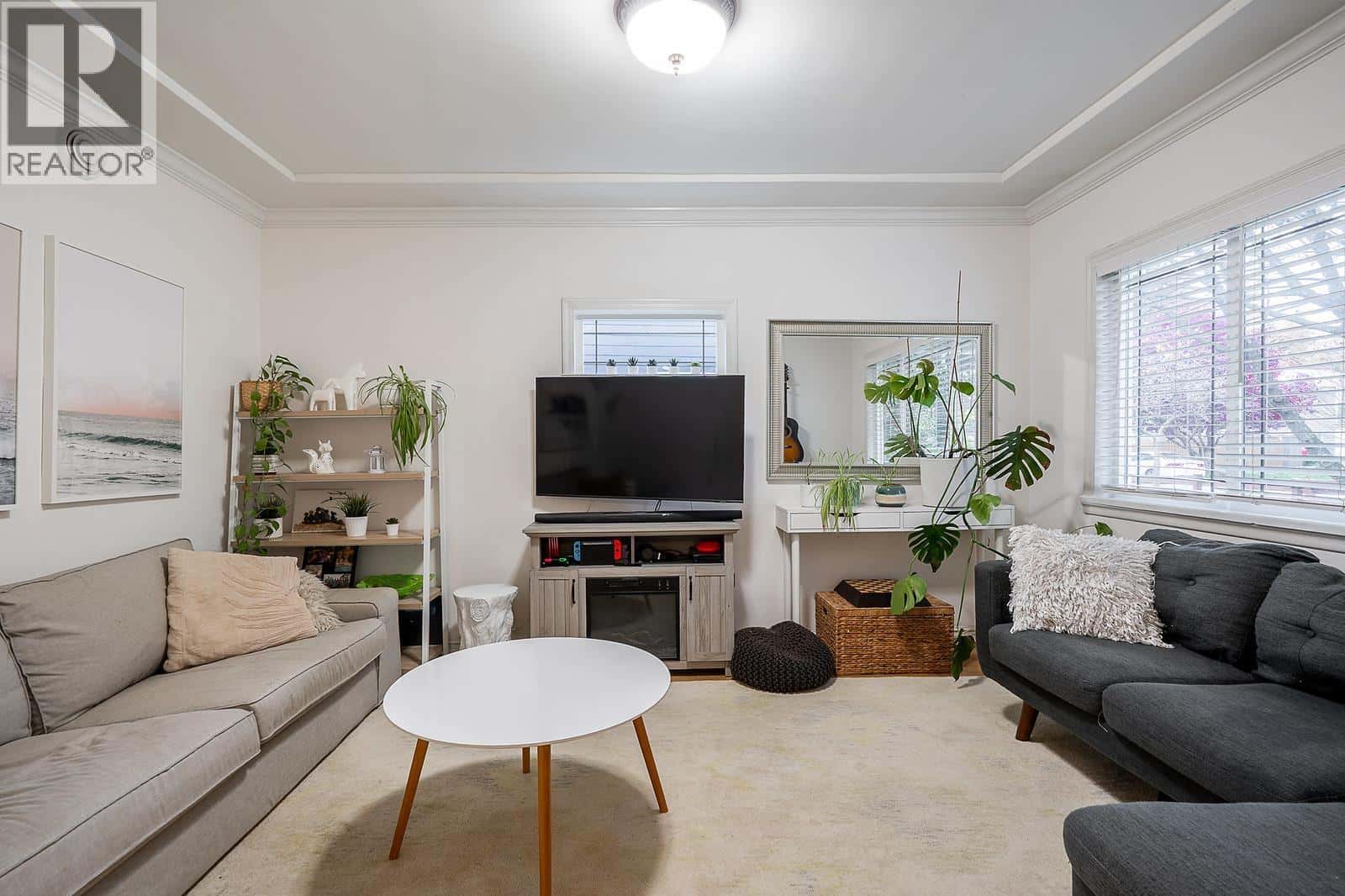 430 GARRETT STREET — New Westminster - Photo 2 of 40