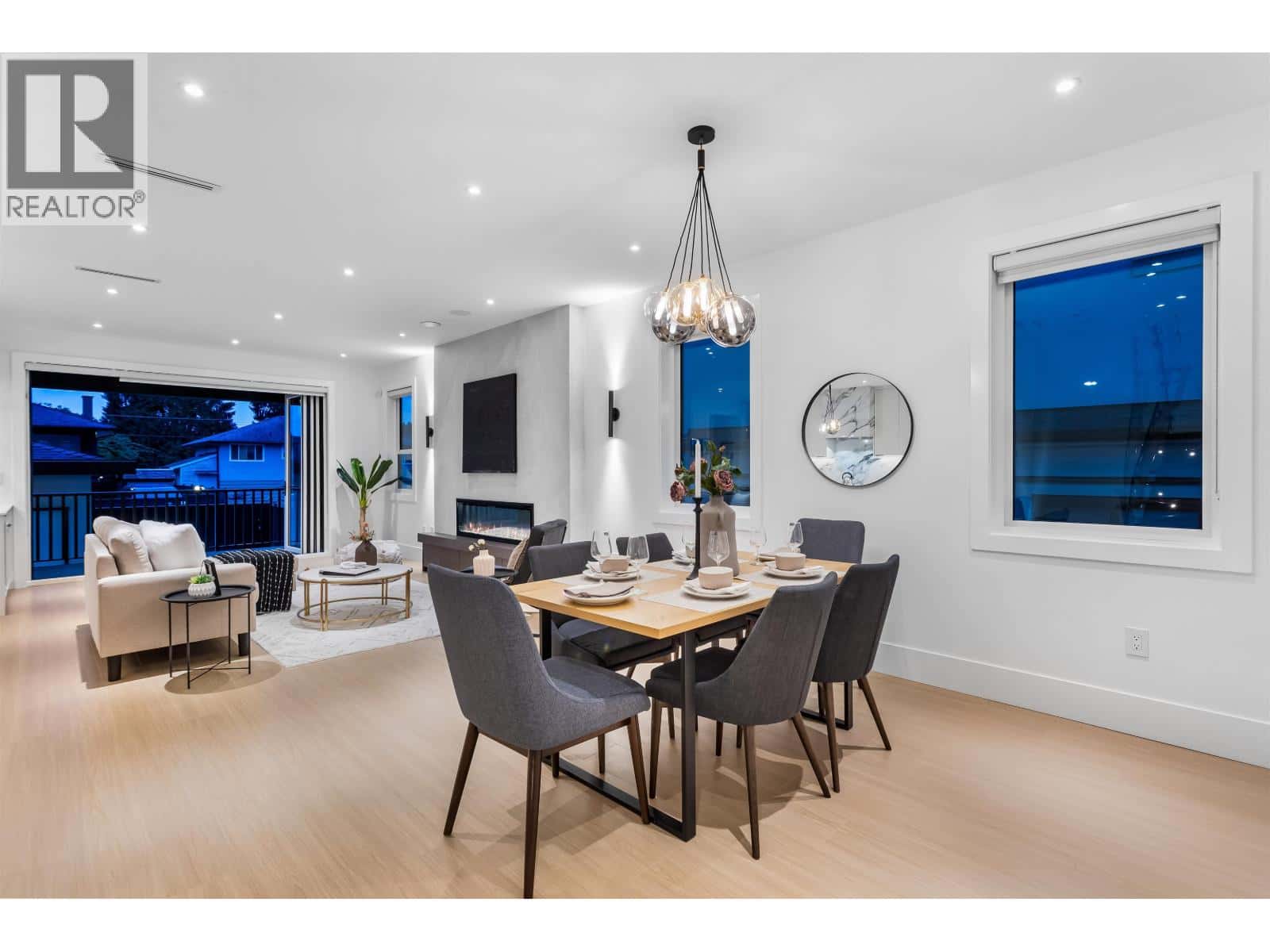 6916 UNION STREET — Burnaby - Photo 5 of 40