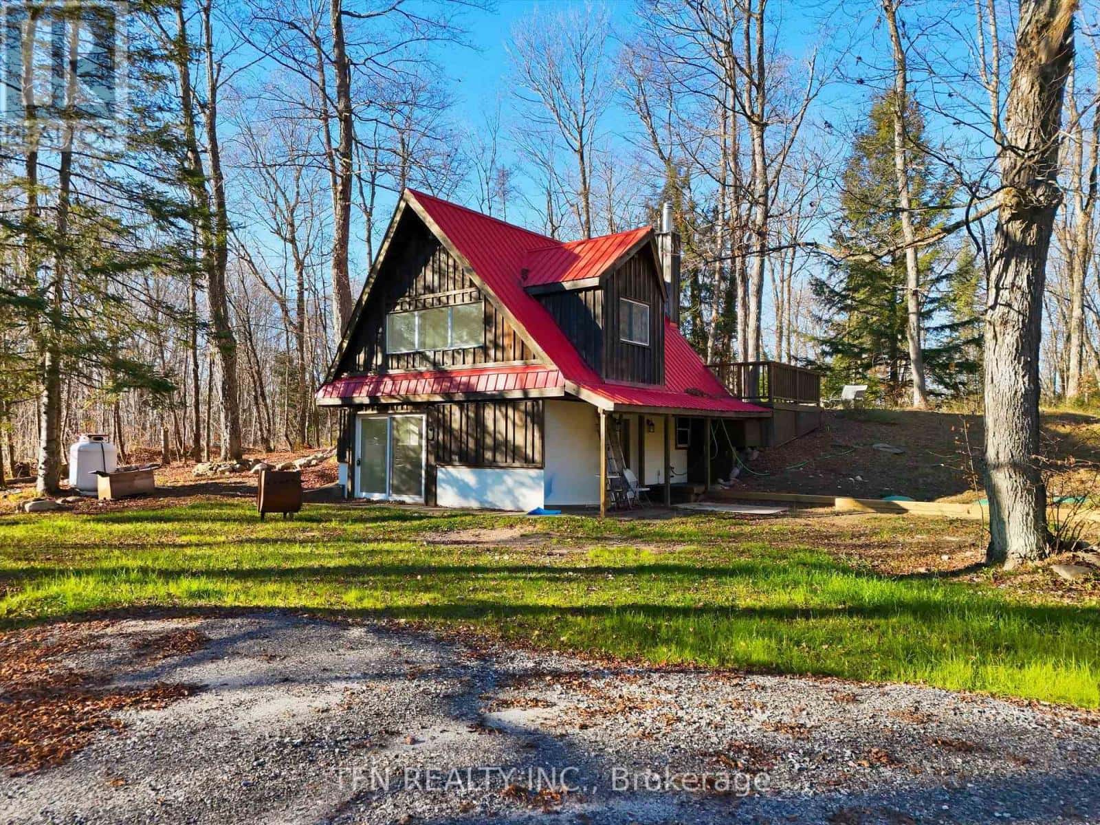 657 RELATIVE ROAD — Armour - Photo 2 of 33