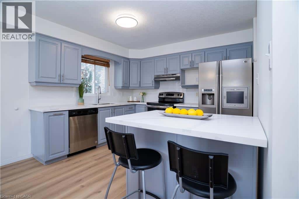 602 WINTERBERRY Avenue — Waterloo - Photo 3 of 31