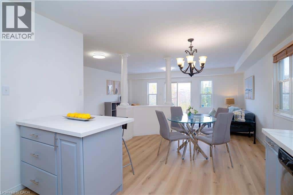 602 WINTERBERRY Avenue — Waterloo - Photo 5 of 31