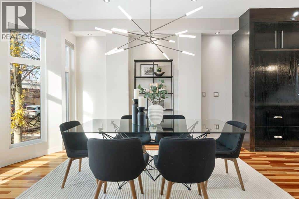 218 8A Street NE — Calgary - Photo 3 of 36