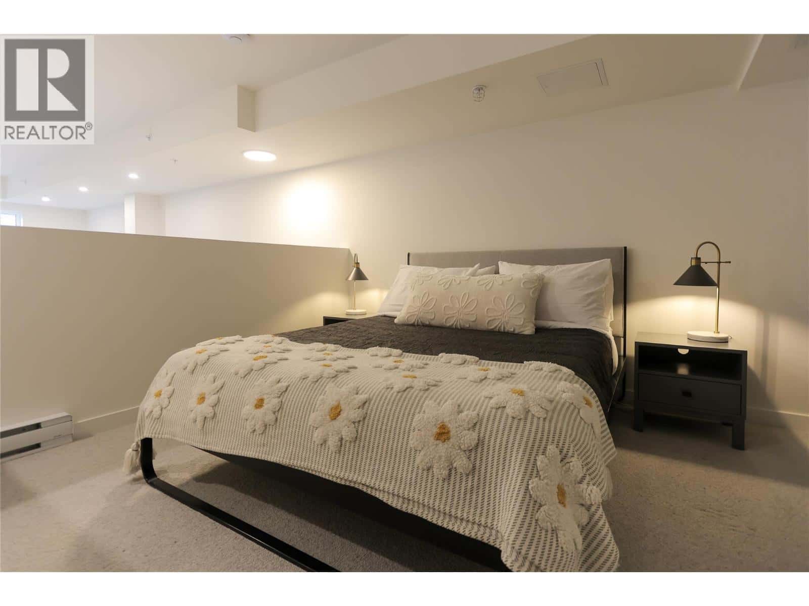 4280 Red Mountain Road Unit# 409 — Rossland, British Columbia - Photo 3 of 37