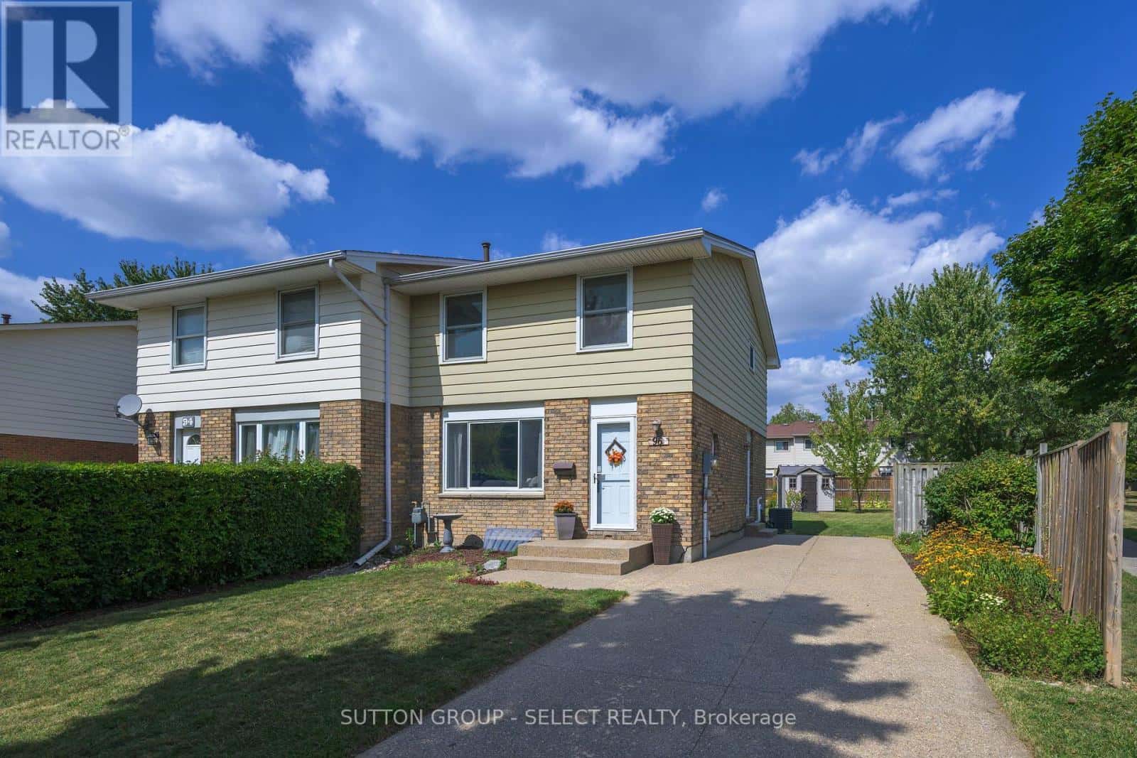 96 ELVIRA CRESCENT — London South (South X) - Photo 3 of 33