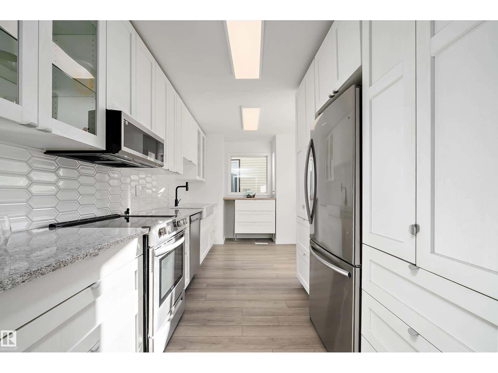 735 WELLS POINT LN — Sherwood Park - Photo 4 of 57