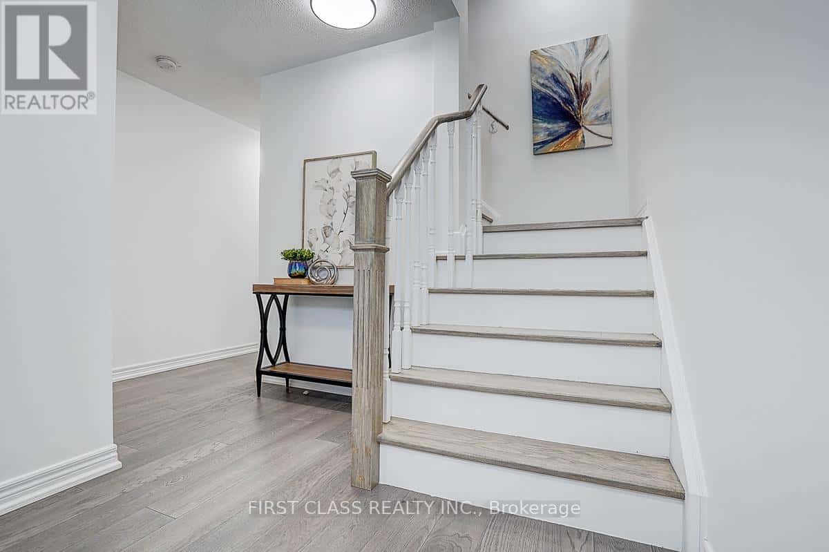 10008 MCCOWAN ROAD — Markham (Berczy) - Photo 3 of 34