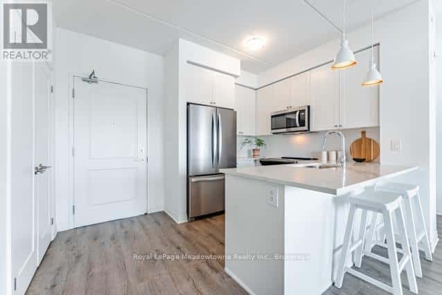 422 - 610 FARMSTEAD DRIVE — Milton (WI Willmott) - Photo 2 of 26