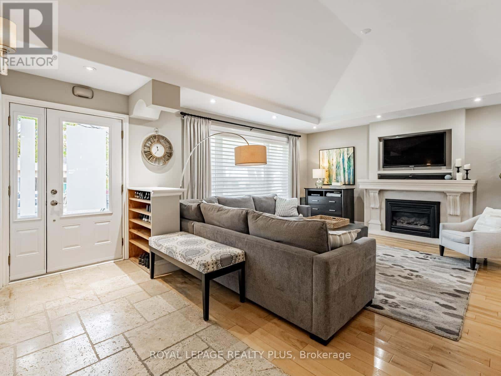 1885 HINDHEAD ROAD — Mississauga (Clarkson), Ontario - Photo 3 of 43