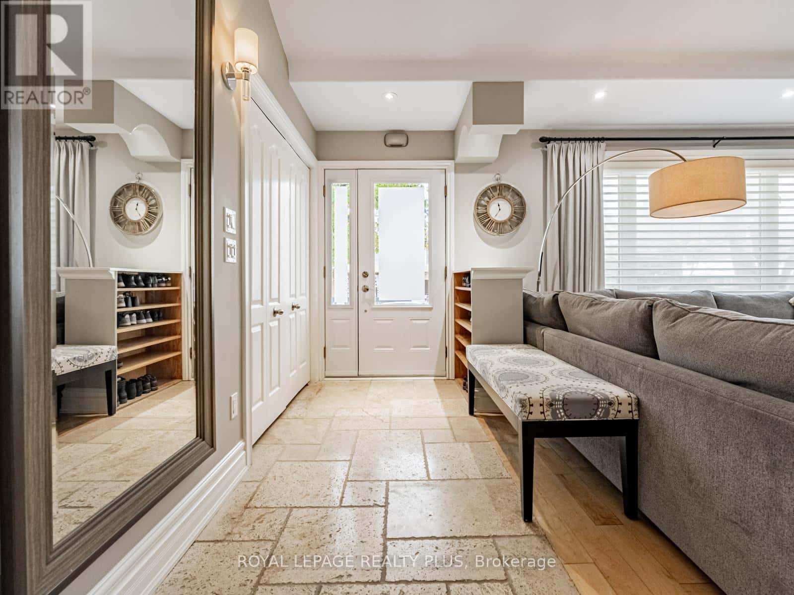 1885 HINDHEAD ROAD — Mississauga (Clarkson), Ontario - Photo 4 of 43