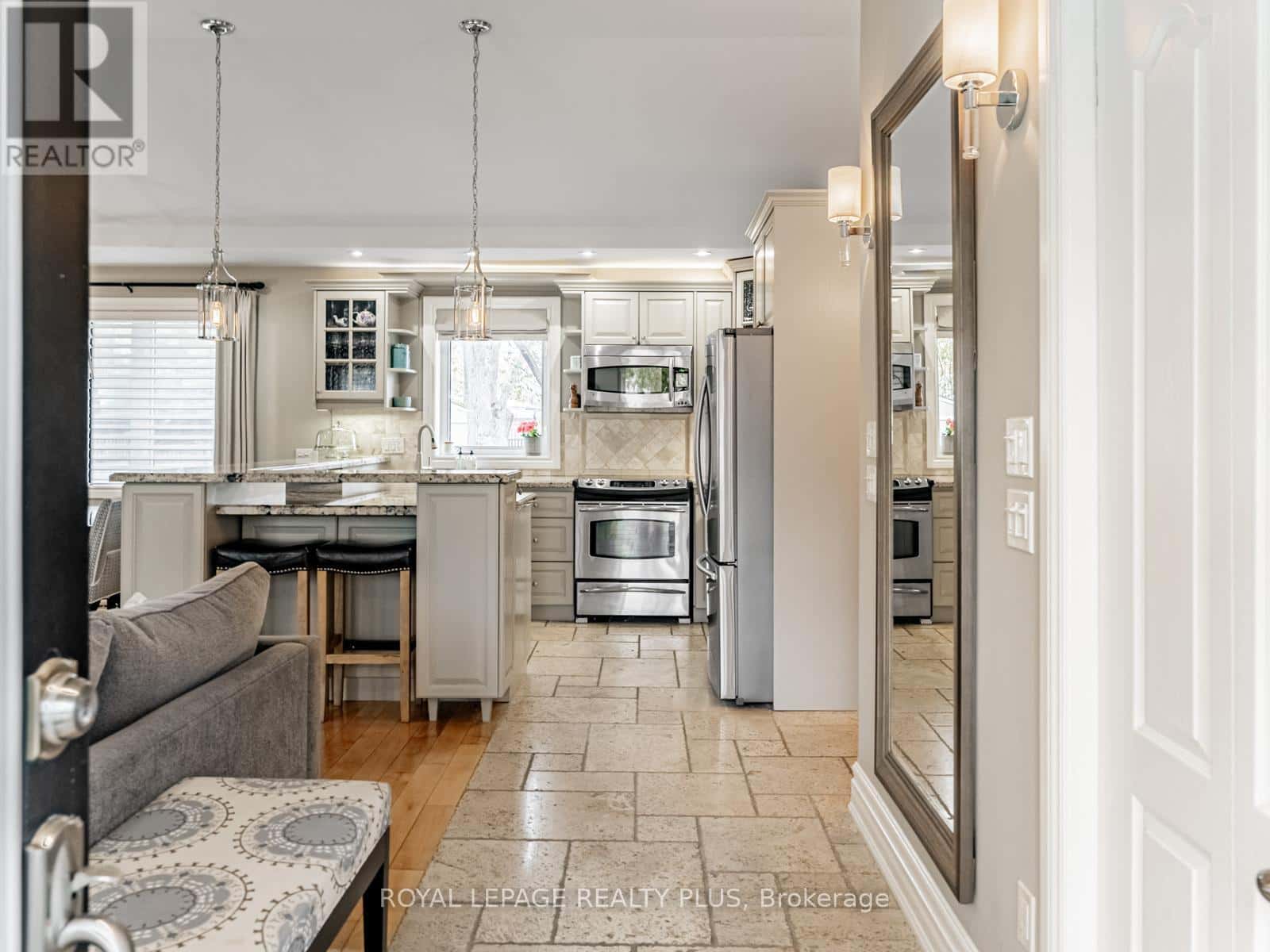 1885 HINDHEAD ROAD — Mississauga (Clarkson), Ontario - Photo 5 of 43